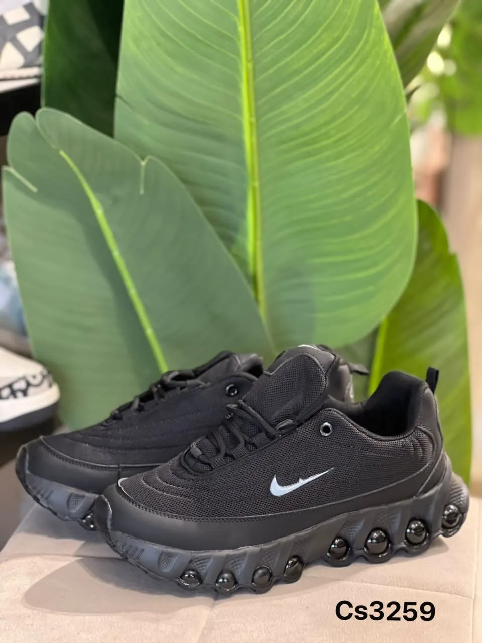 Air Runner in Black
