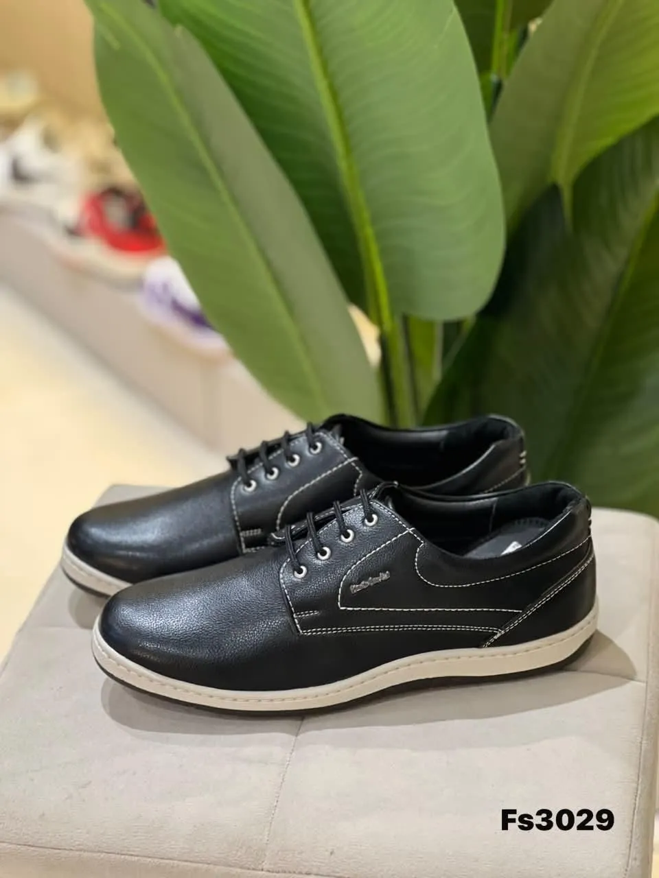 Casual Derby in Black