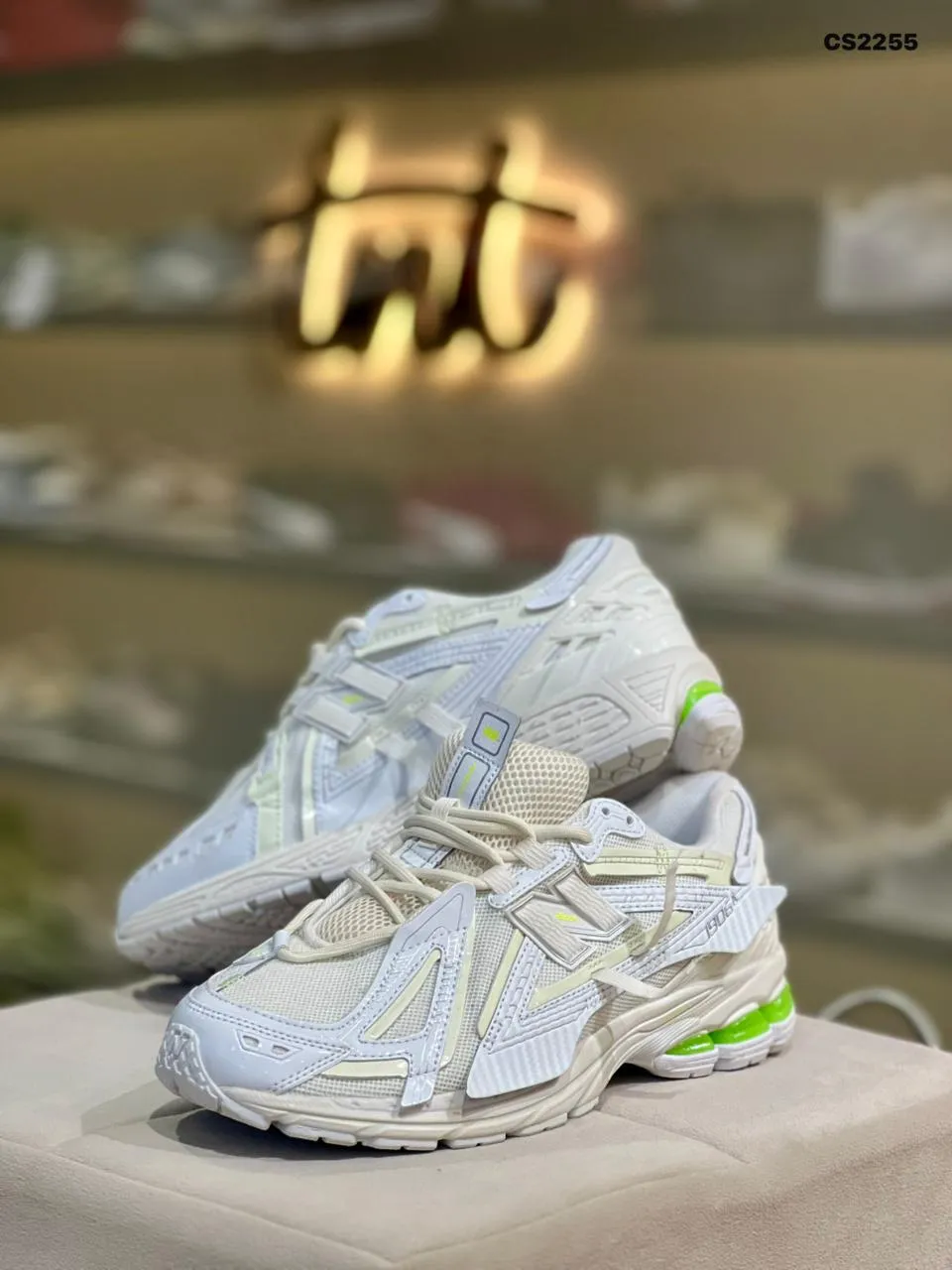Tech Runner in Silver & Lime