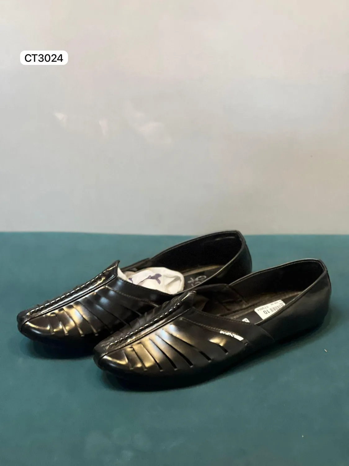 Strappy Peshawari Sandal in Black