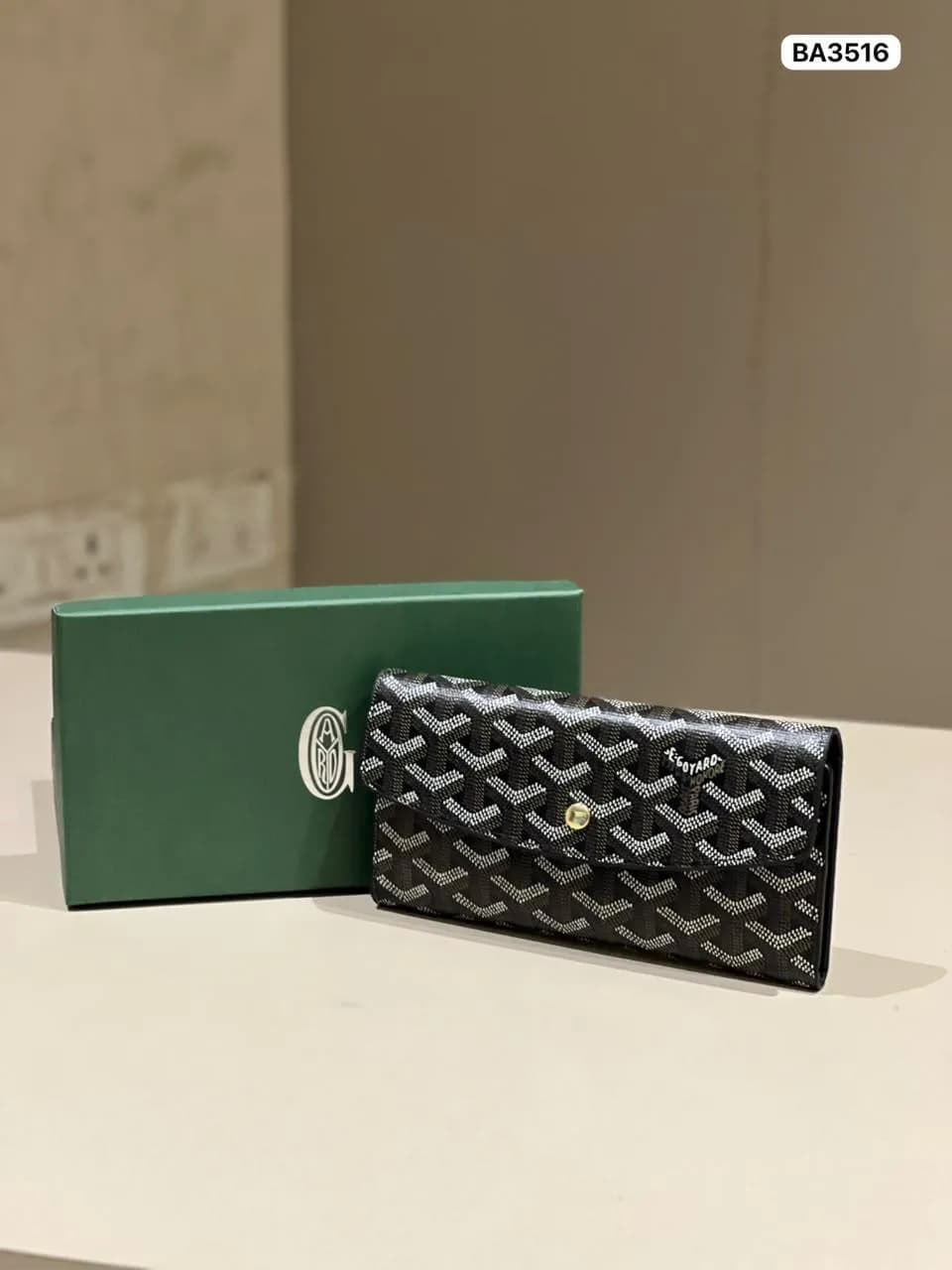 Chevron Print Wallet in Black