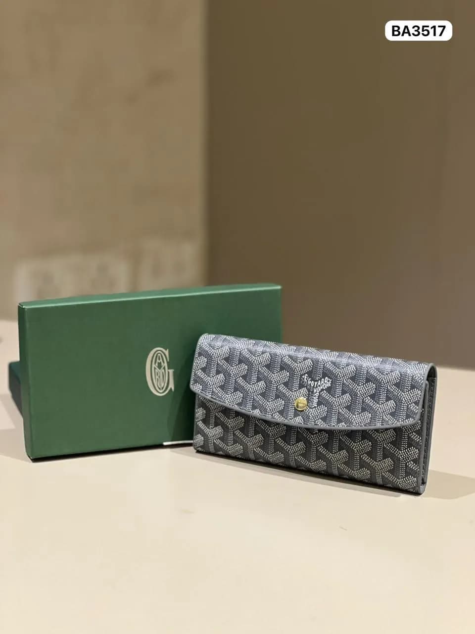Chevron Print Wallet in Grey