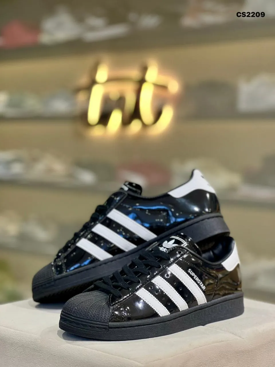 Shell Toe Classic in Black Patent