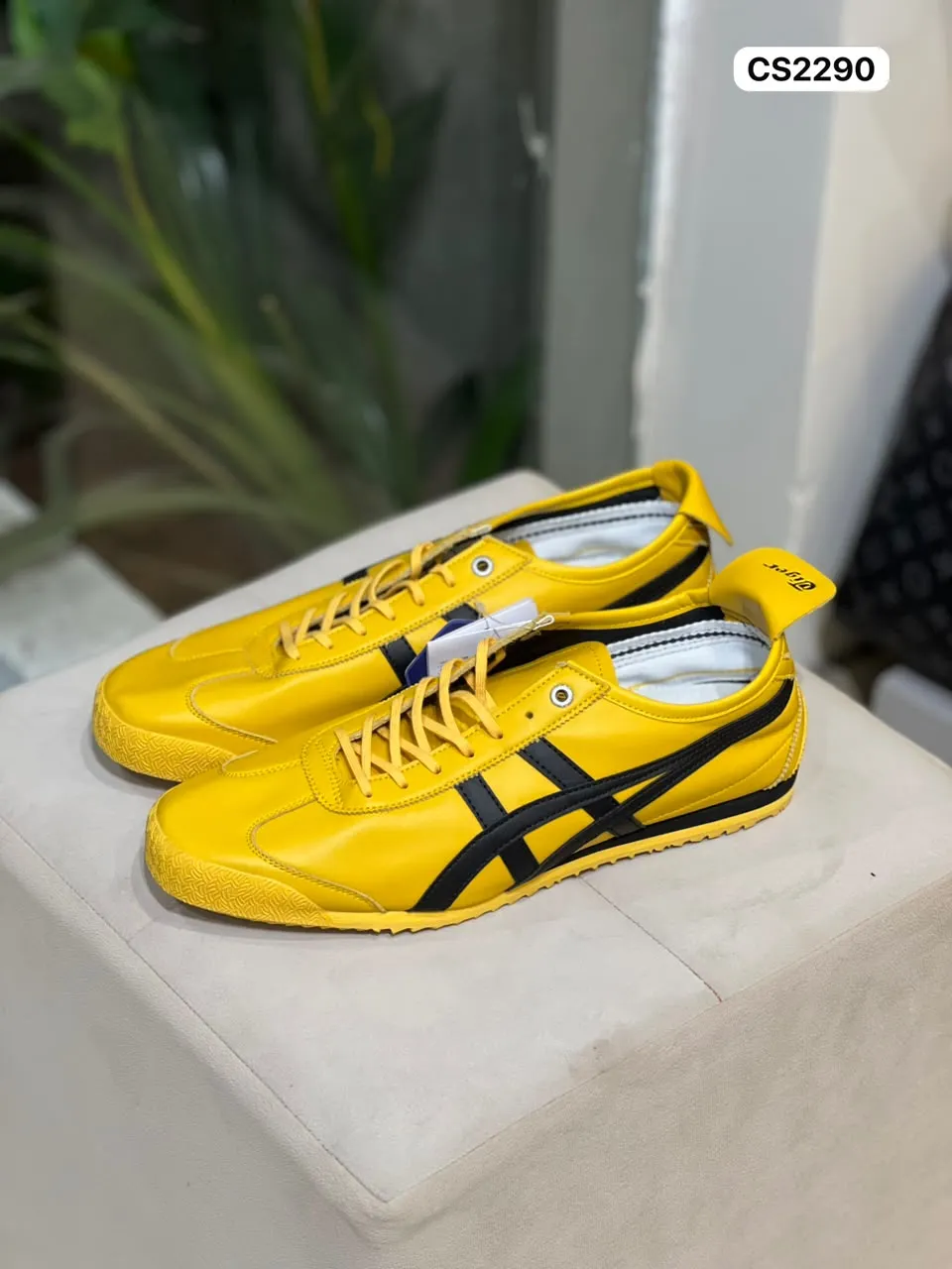 Heritage Trainer in Yellow & Black