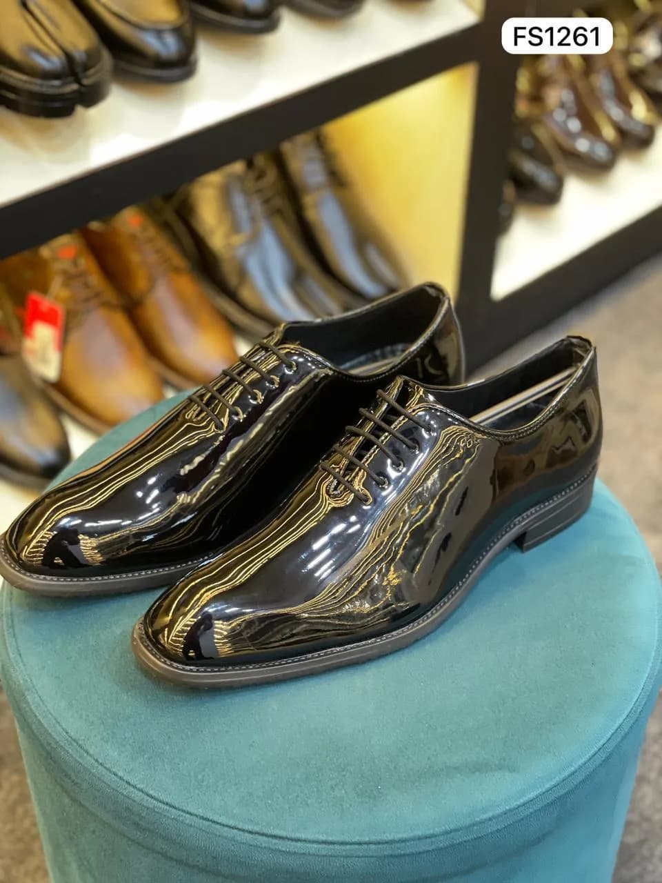 Patent Derby in Black (FS1261)