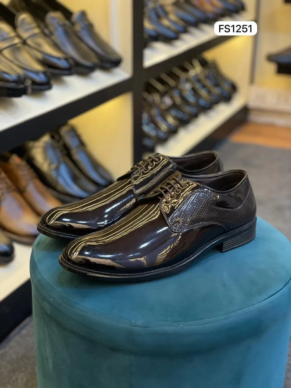 Patent Derby in Burgundy (FS1251)