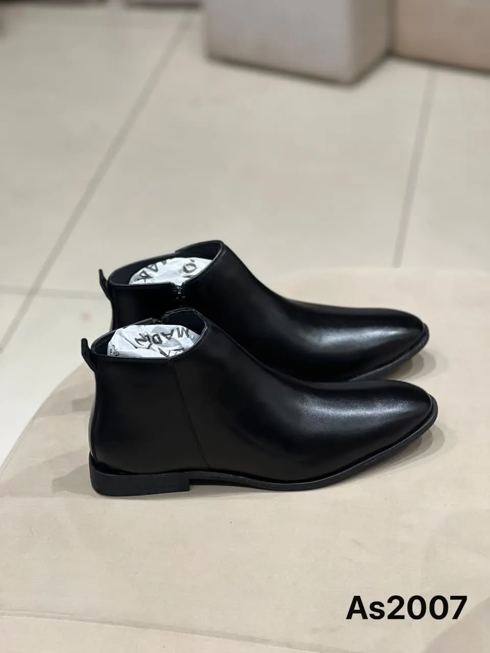 Pointed Chelsea Boot in Black