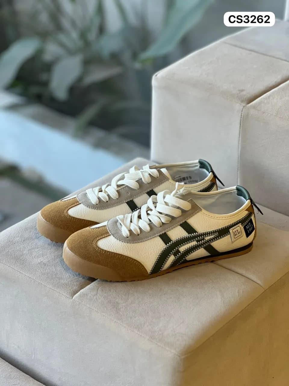 Heritage Trainer in Cream & Tan