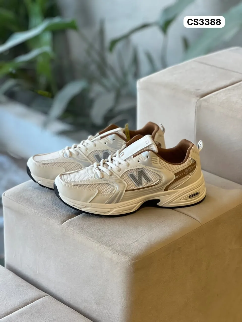 Retro Runner in Cream & Grey