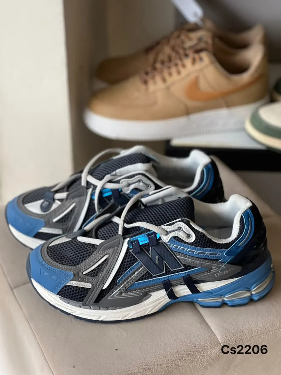Y2K Tech Runner in Navy & Blue