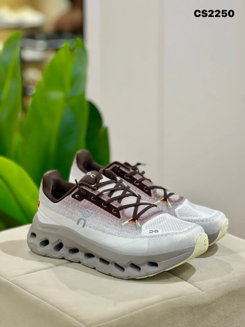 Cloud Runner in Mocha & Grey