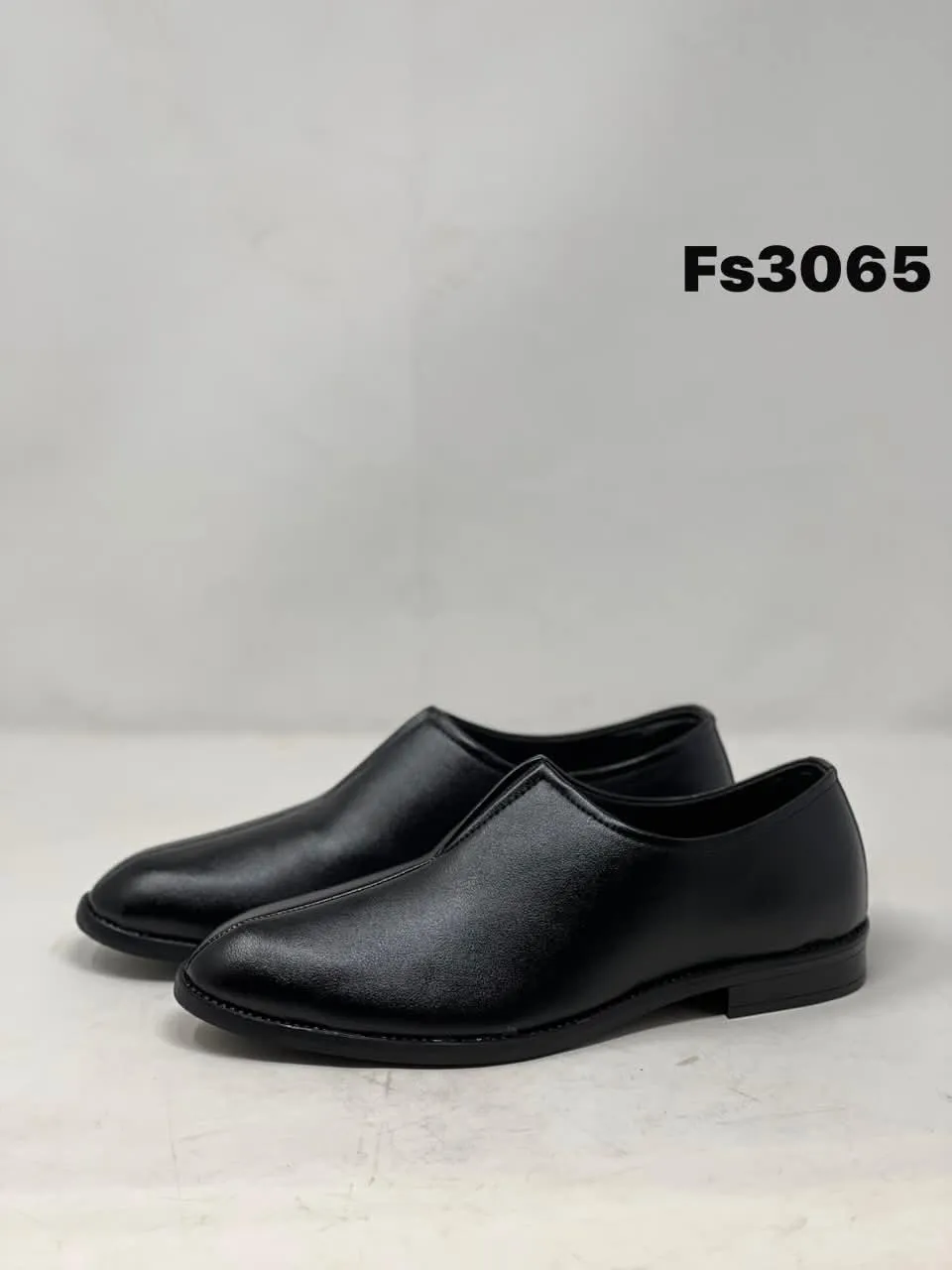 Plain Slip-On in Black