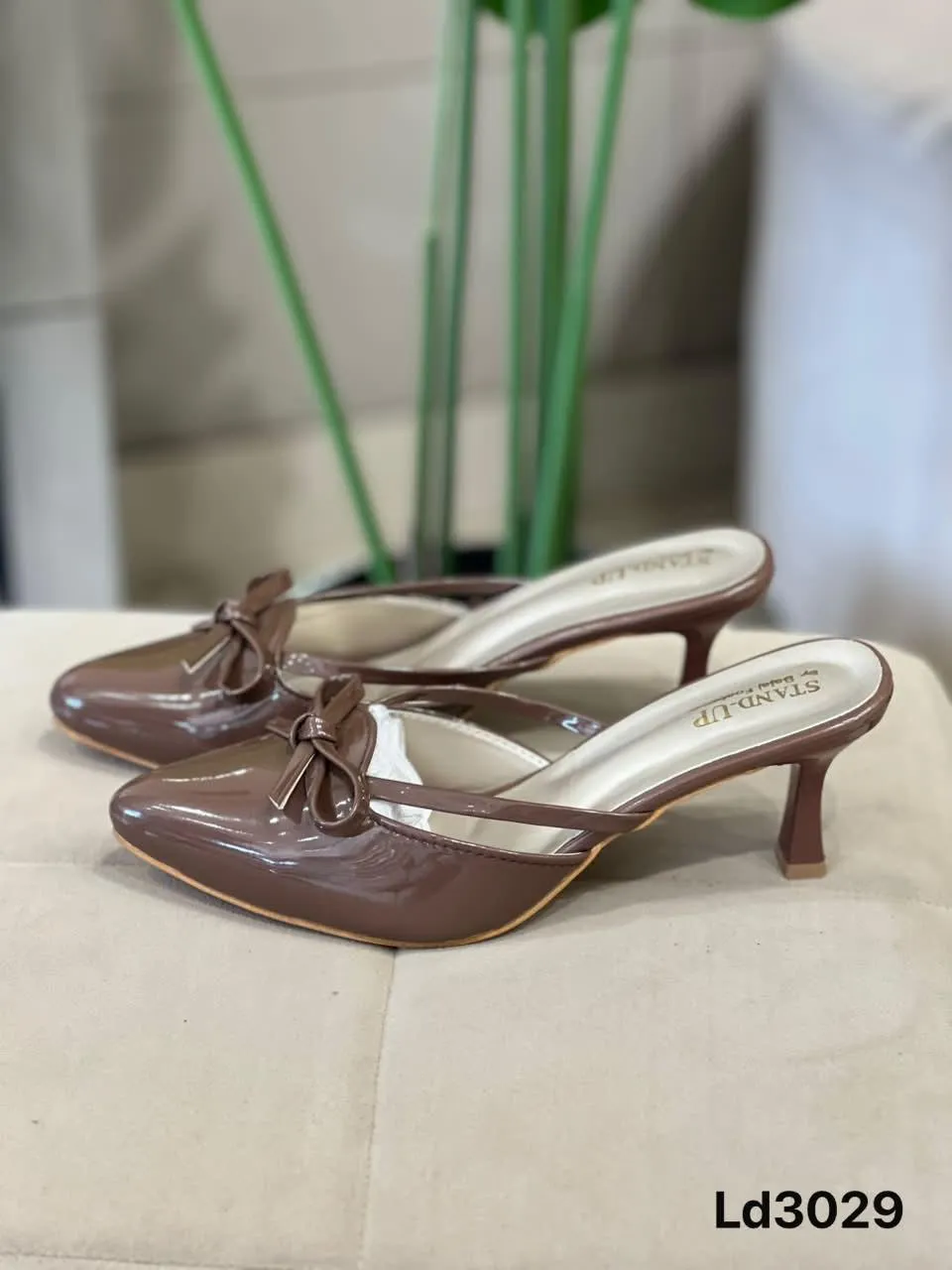 Bow Kitten Mule in Brown