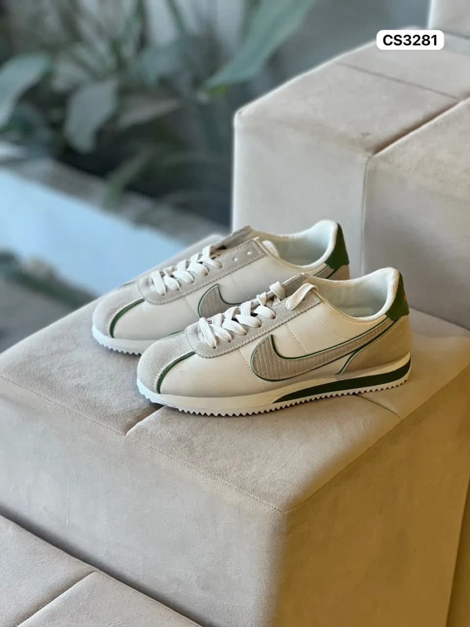 Retro Jogger Low in White & Sage