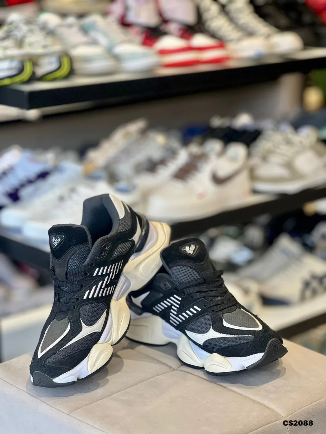 Chunky Trail Runner in Black