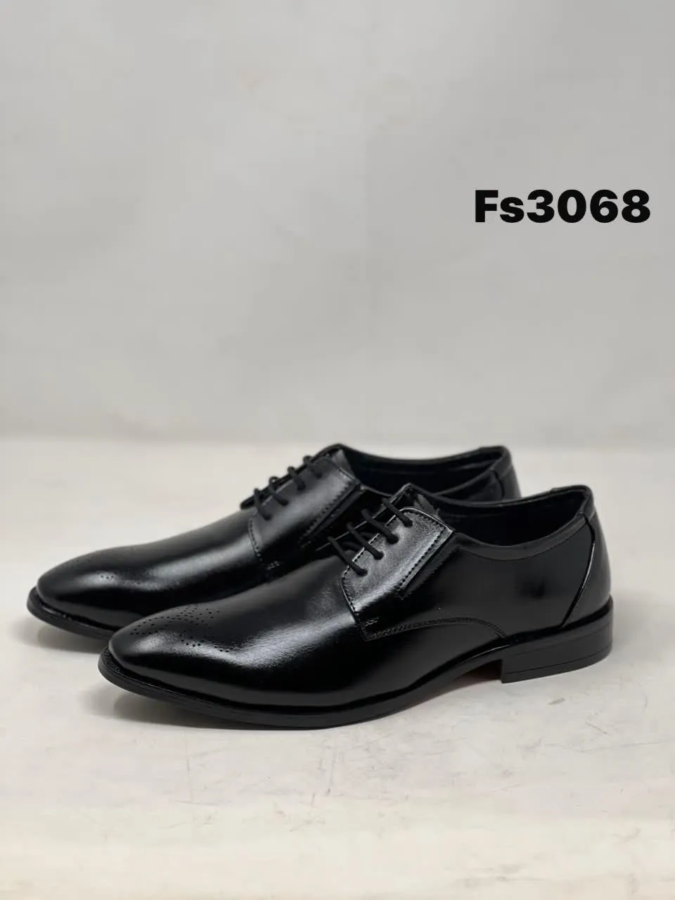 Derby in Black (FS3068)
