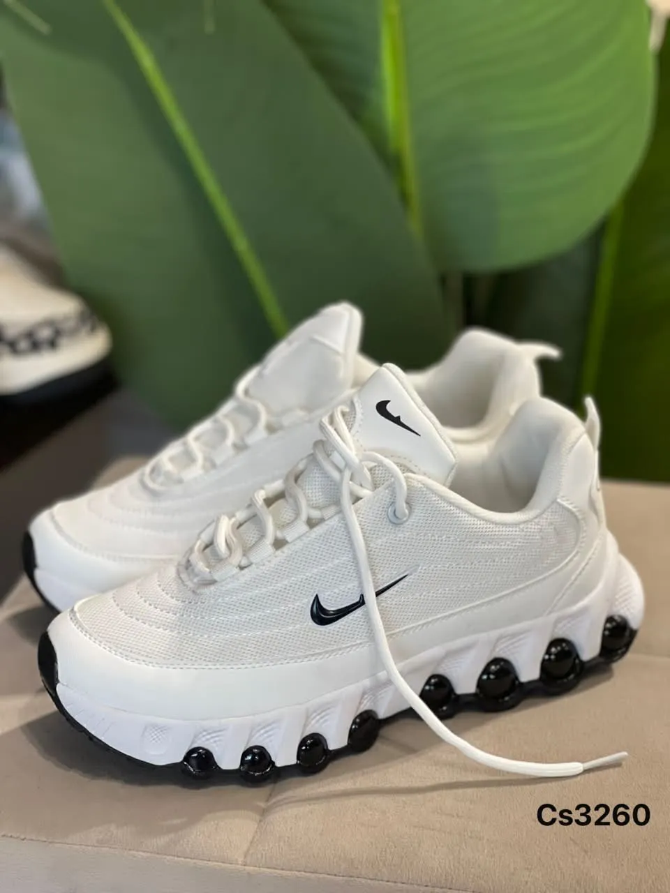 Air Runner in White