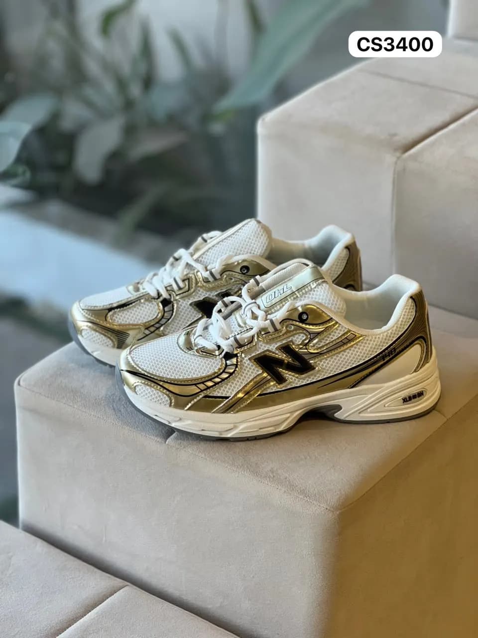 Retro Runner in Cream & Gold