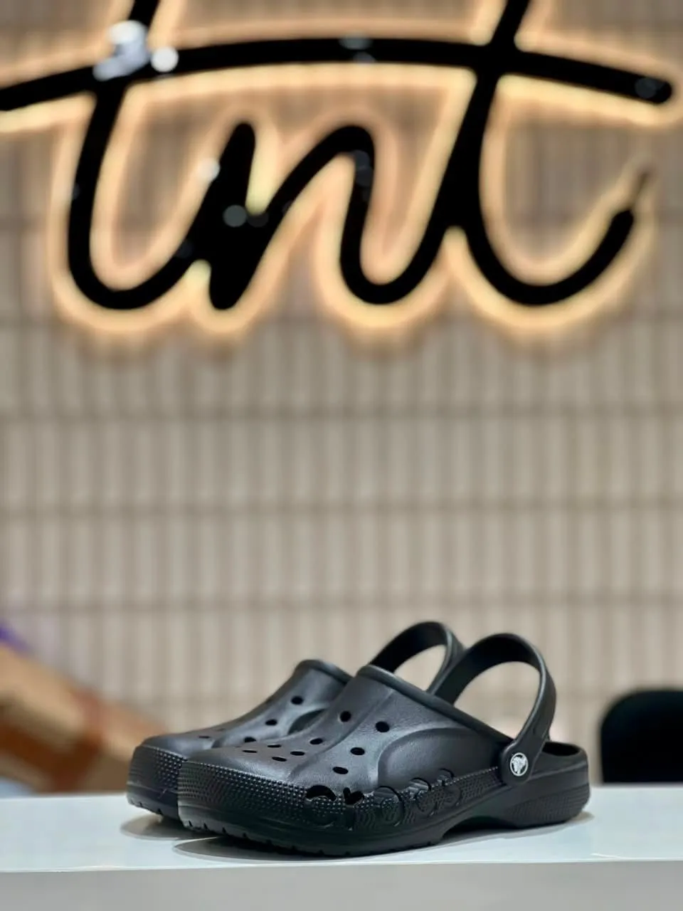 Classic Clog in Black (MCX033)