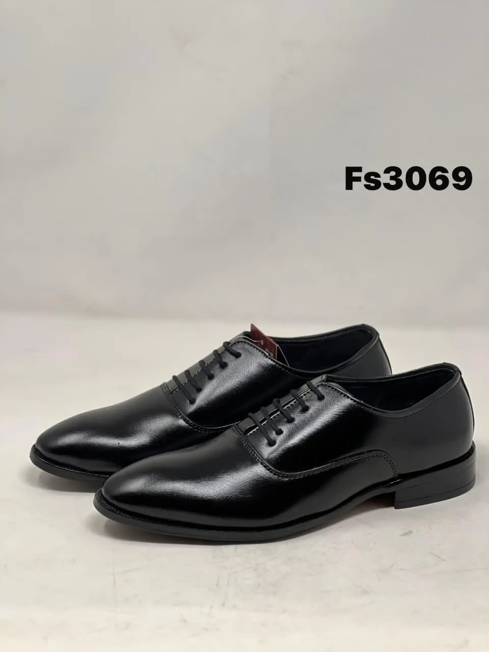 Derby in Black (FS3069)