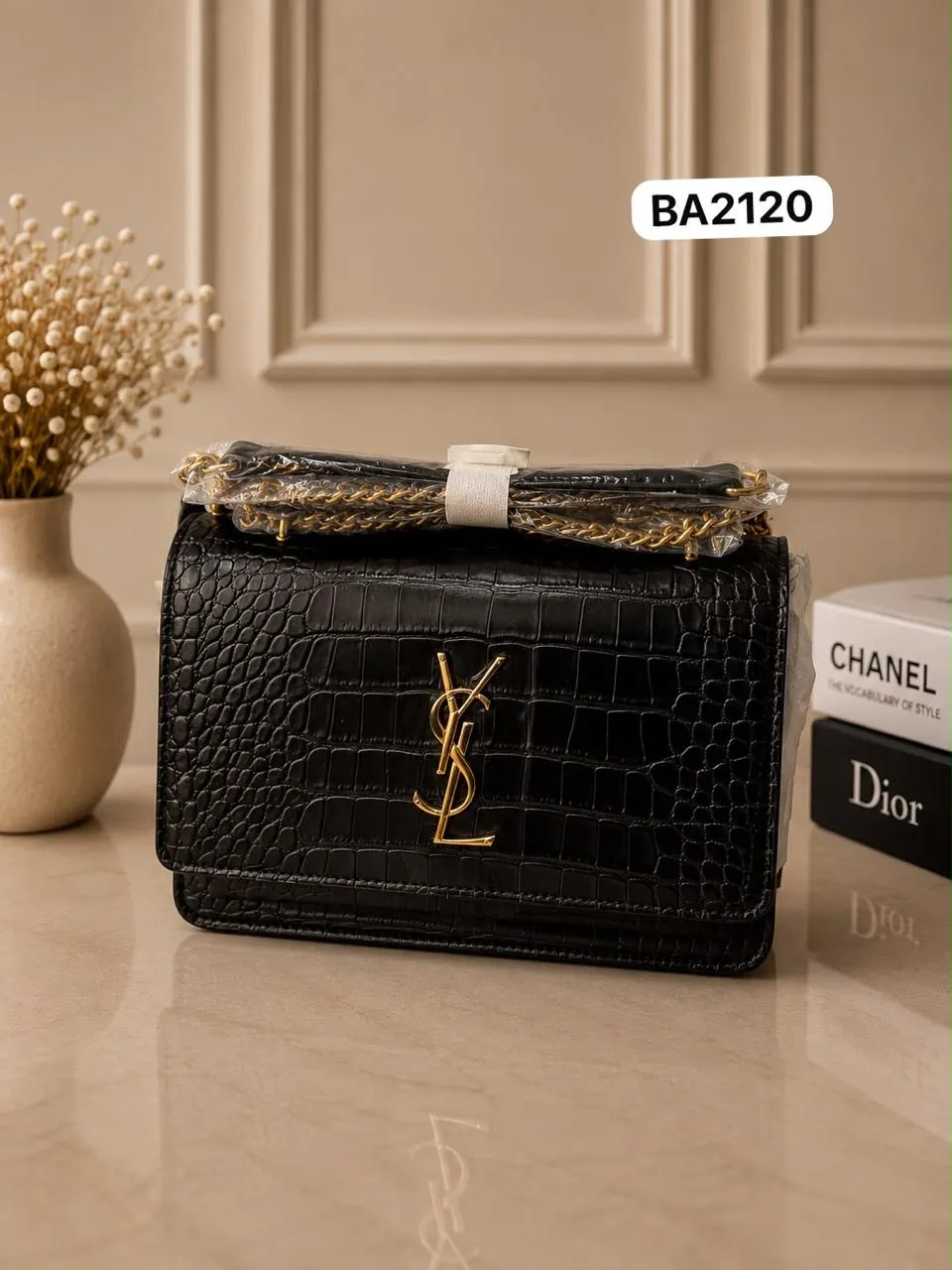 Croc Chain Shoulder Bag in Black