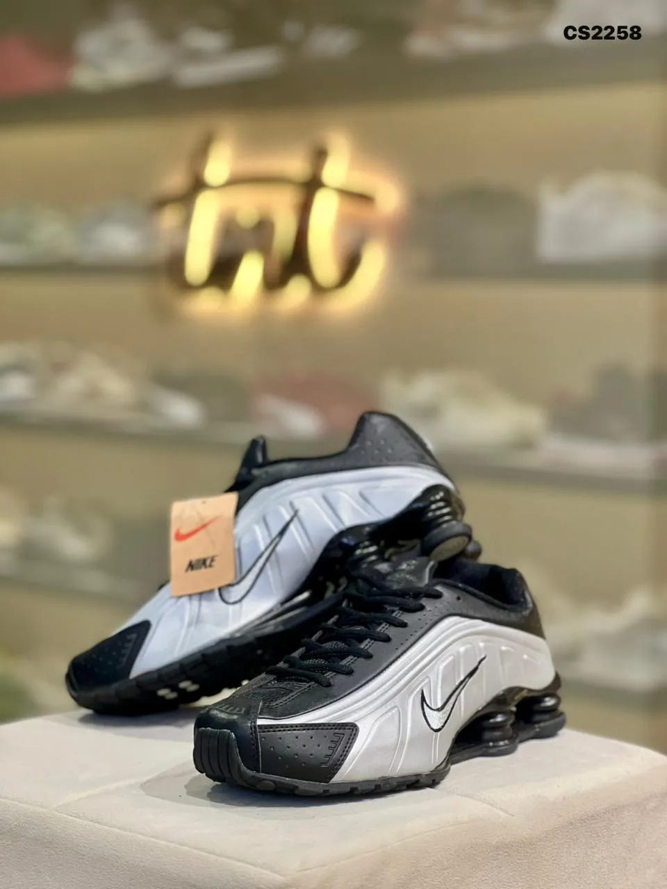 Spring Runner in Silver & Black