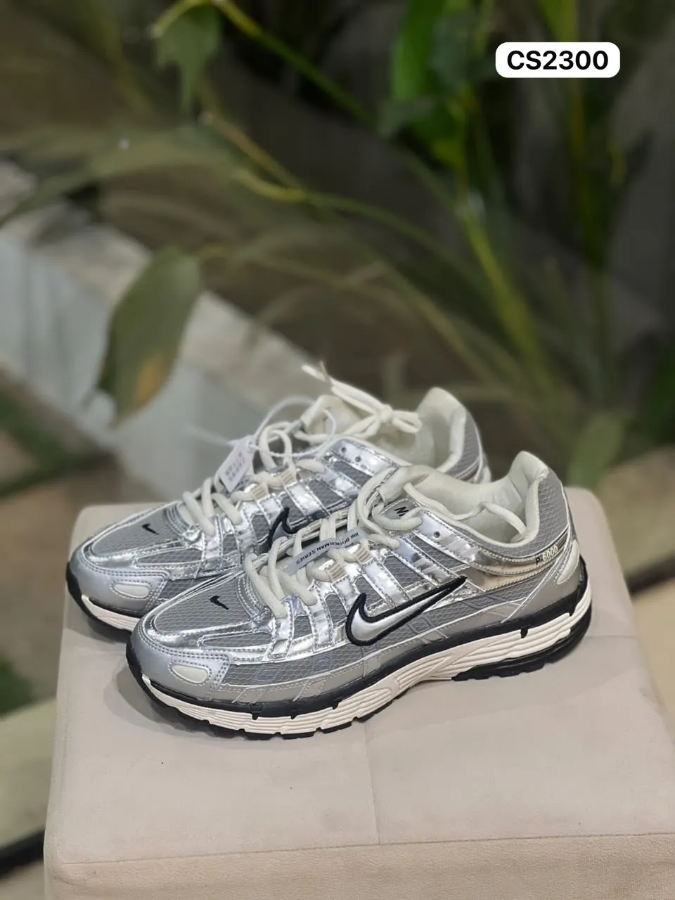 Y2K Tech Runner in Silver