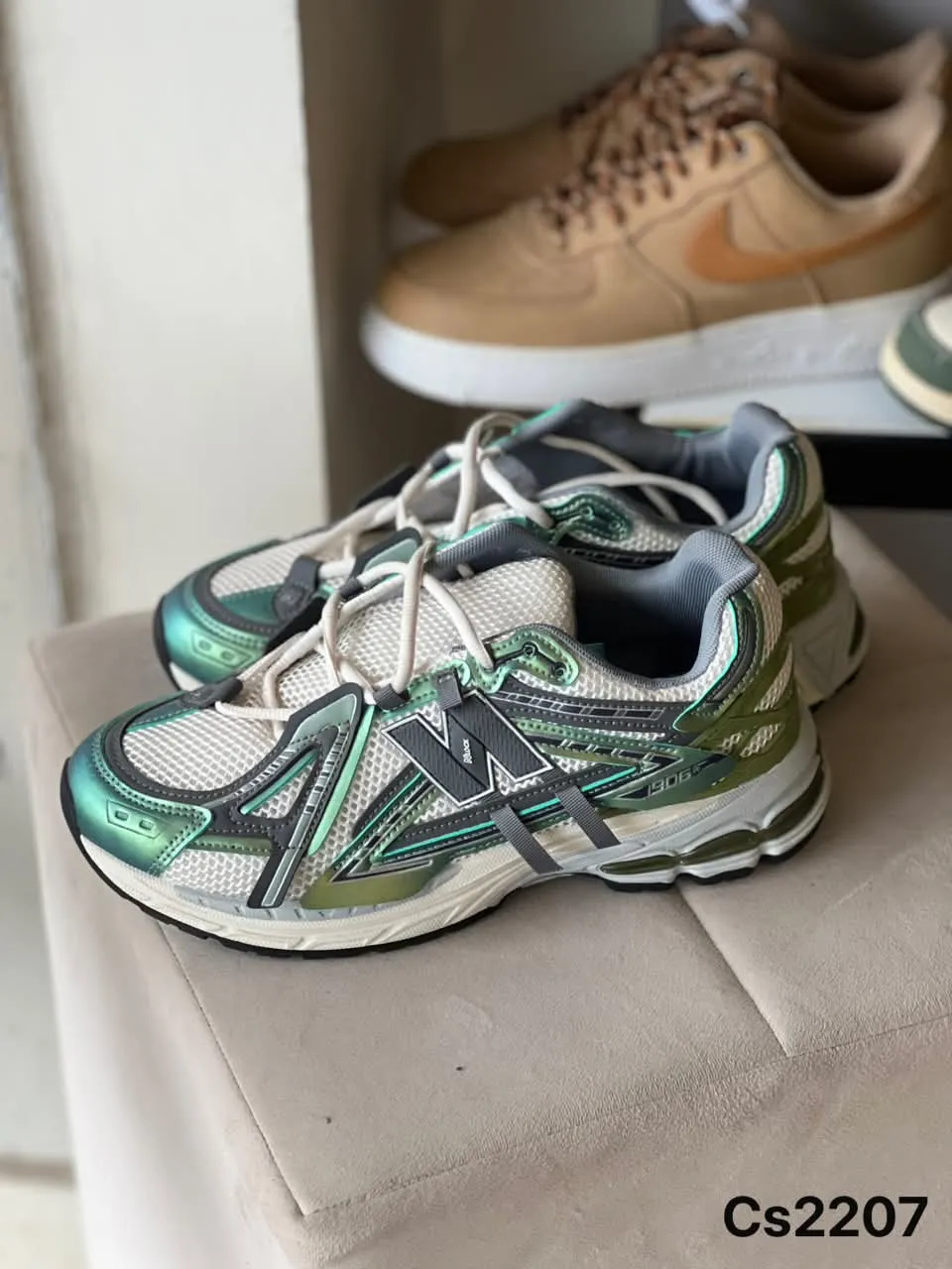 Y2K Tech Runner in Green Metallic