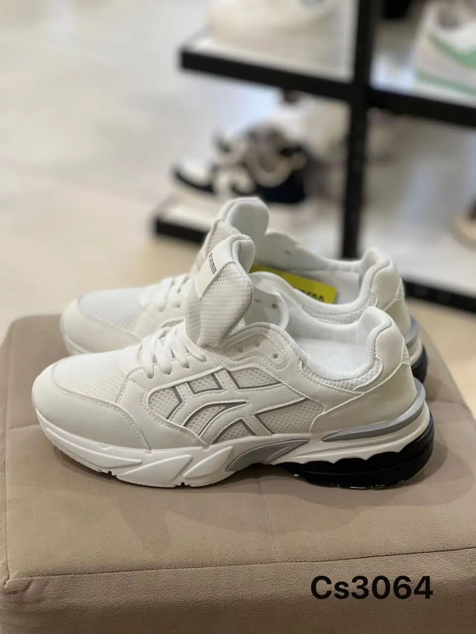 Tech Runner in White