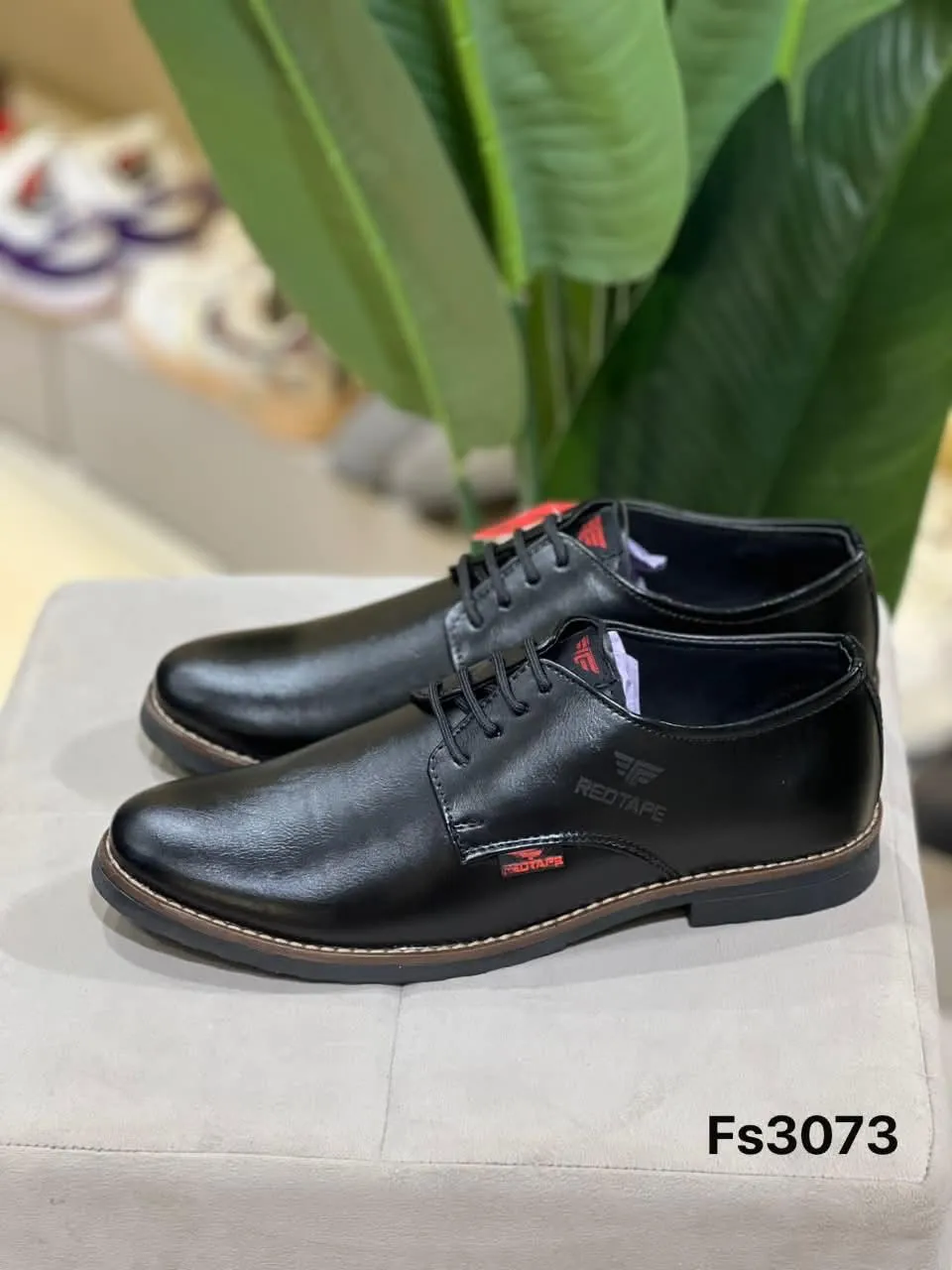 Derby in Black (FS3073)