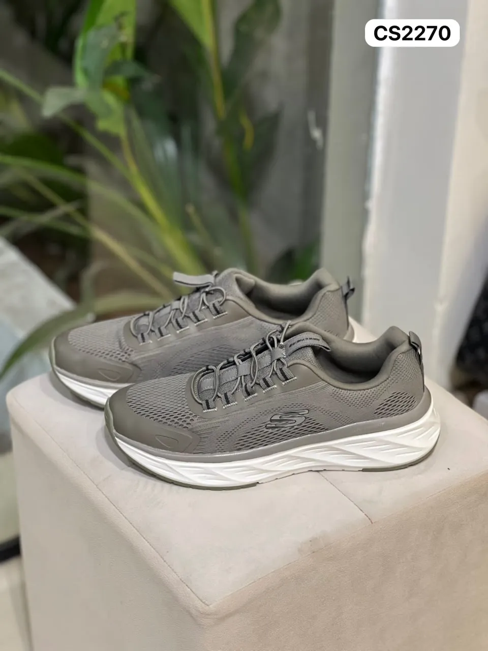 Everyday Runner in Grey