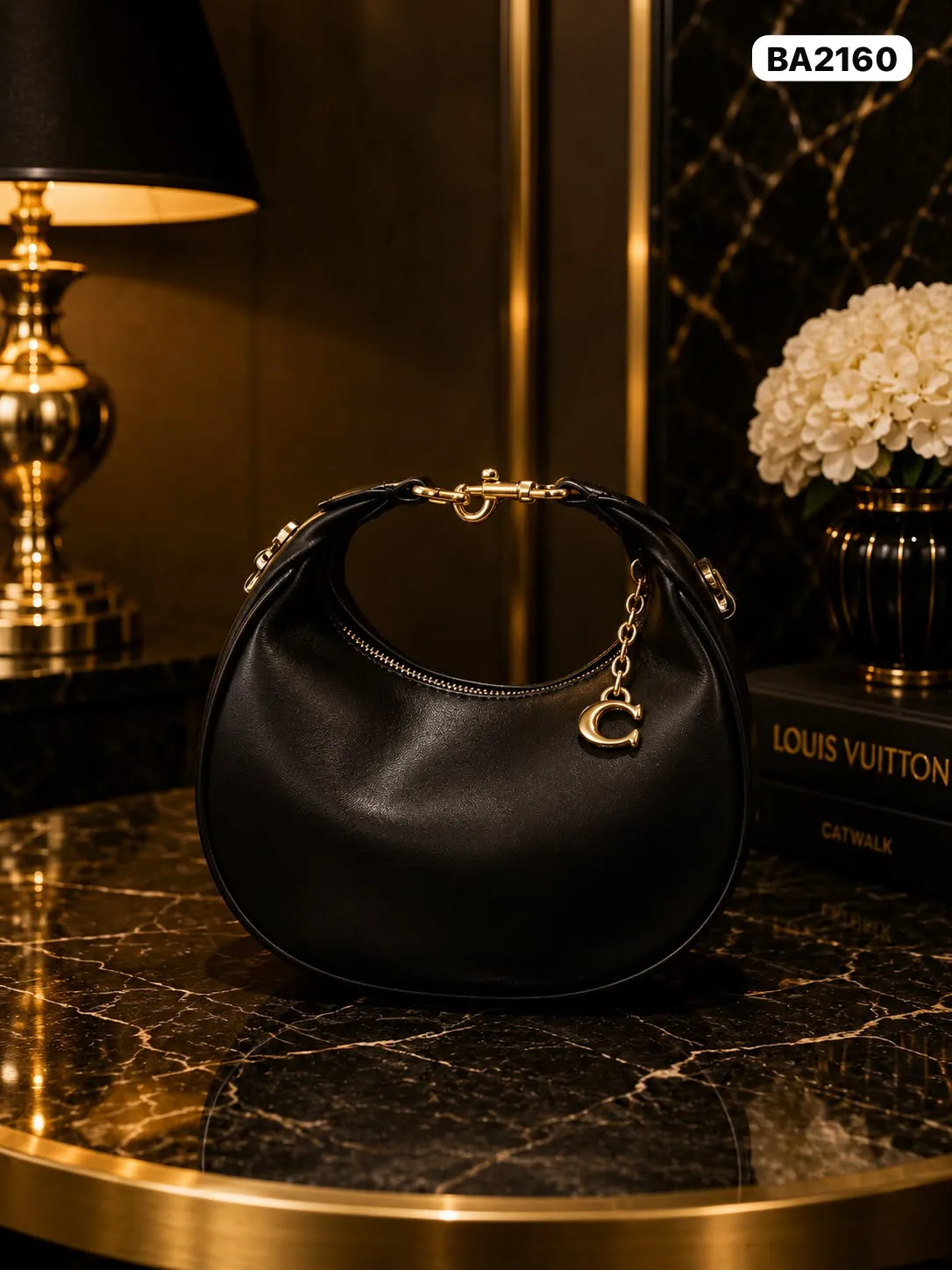 Crescent Hobo in Black