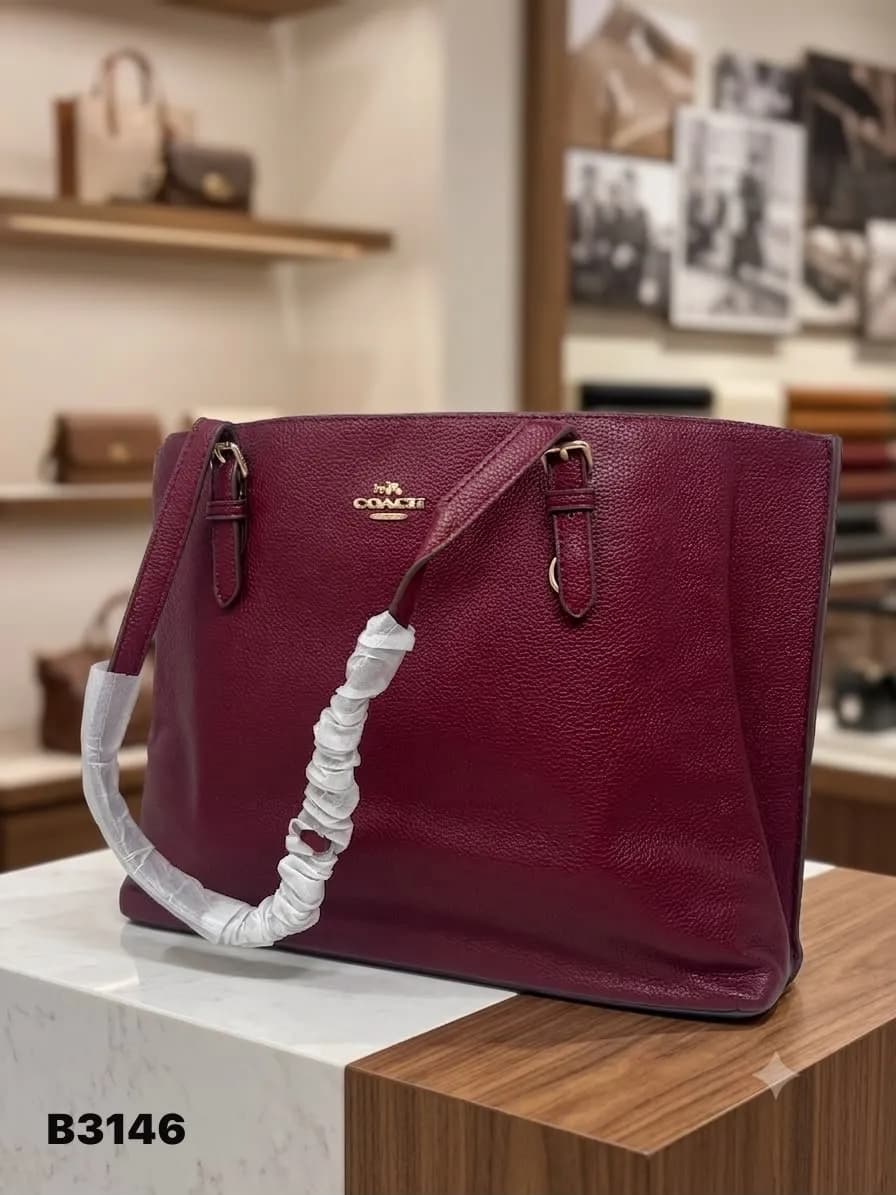 Classic Tote in Plum