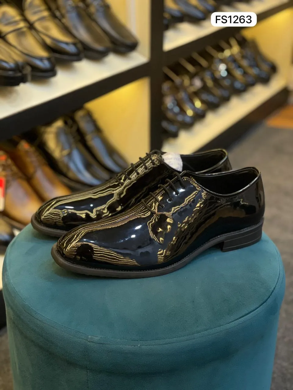Patent Derby in Black (FS1263)