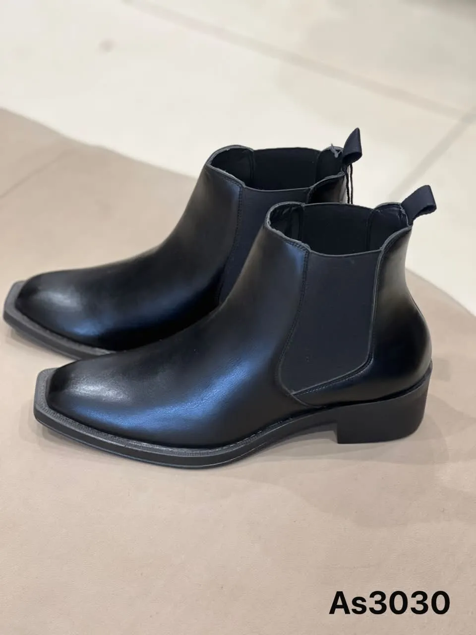 Chelsea Boot in Black (AS3030)