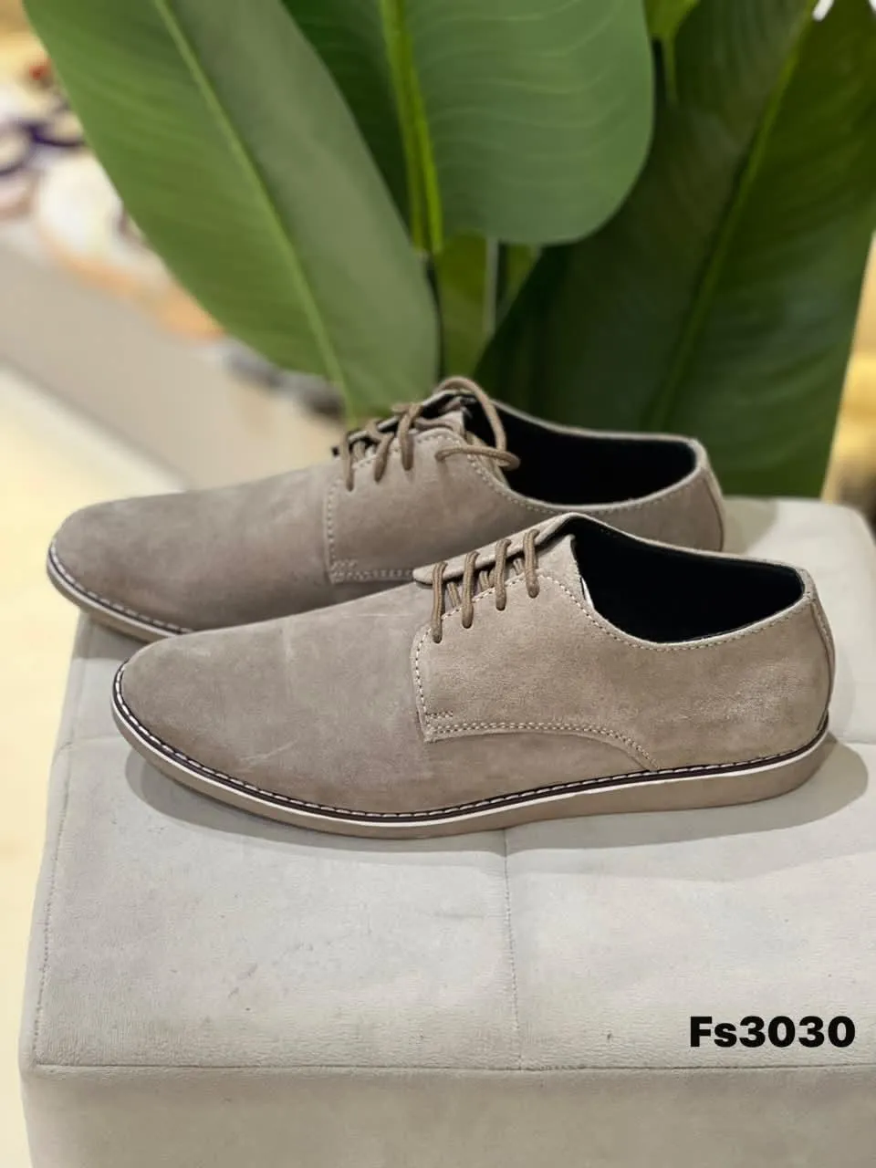 Suede Derby in Taupe