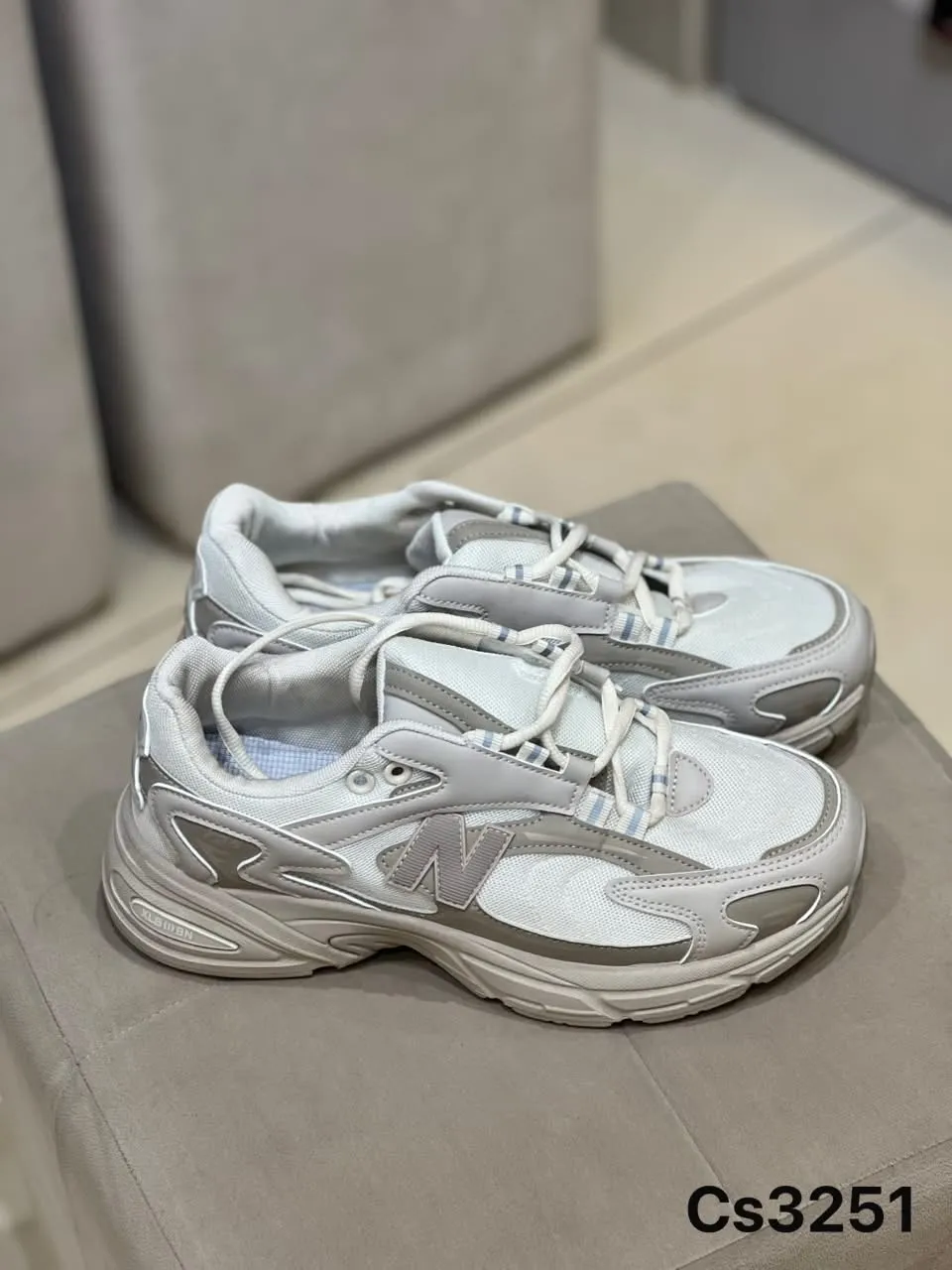 Retro Runner in Grey & Cream, view 2