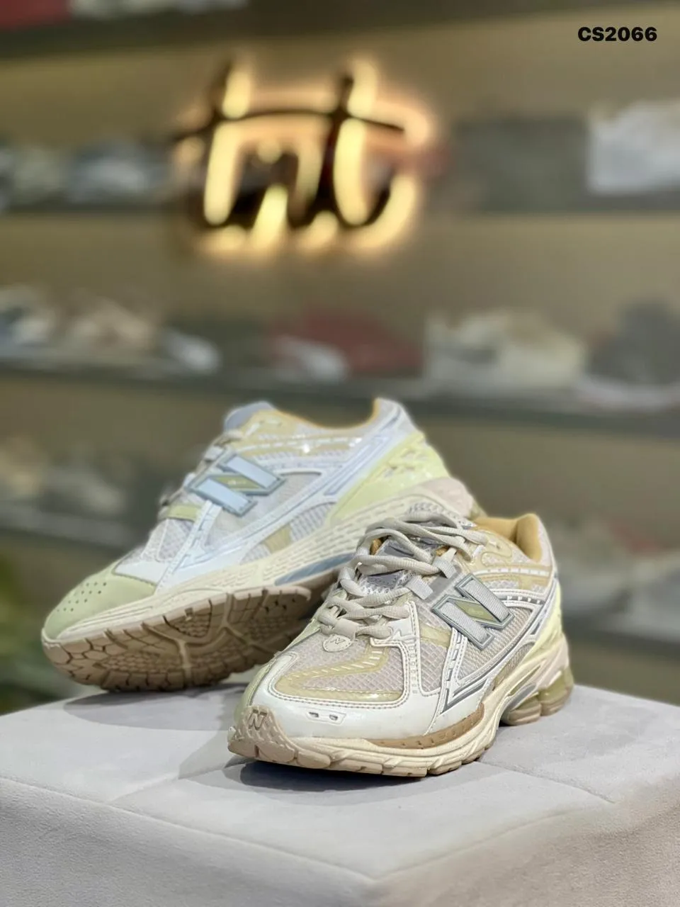 Retro Tech Runner in Cream