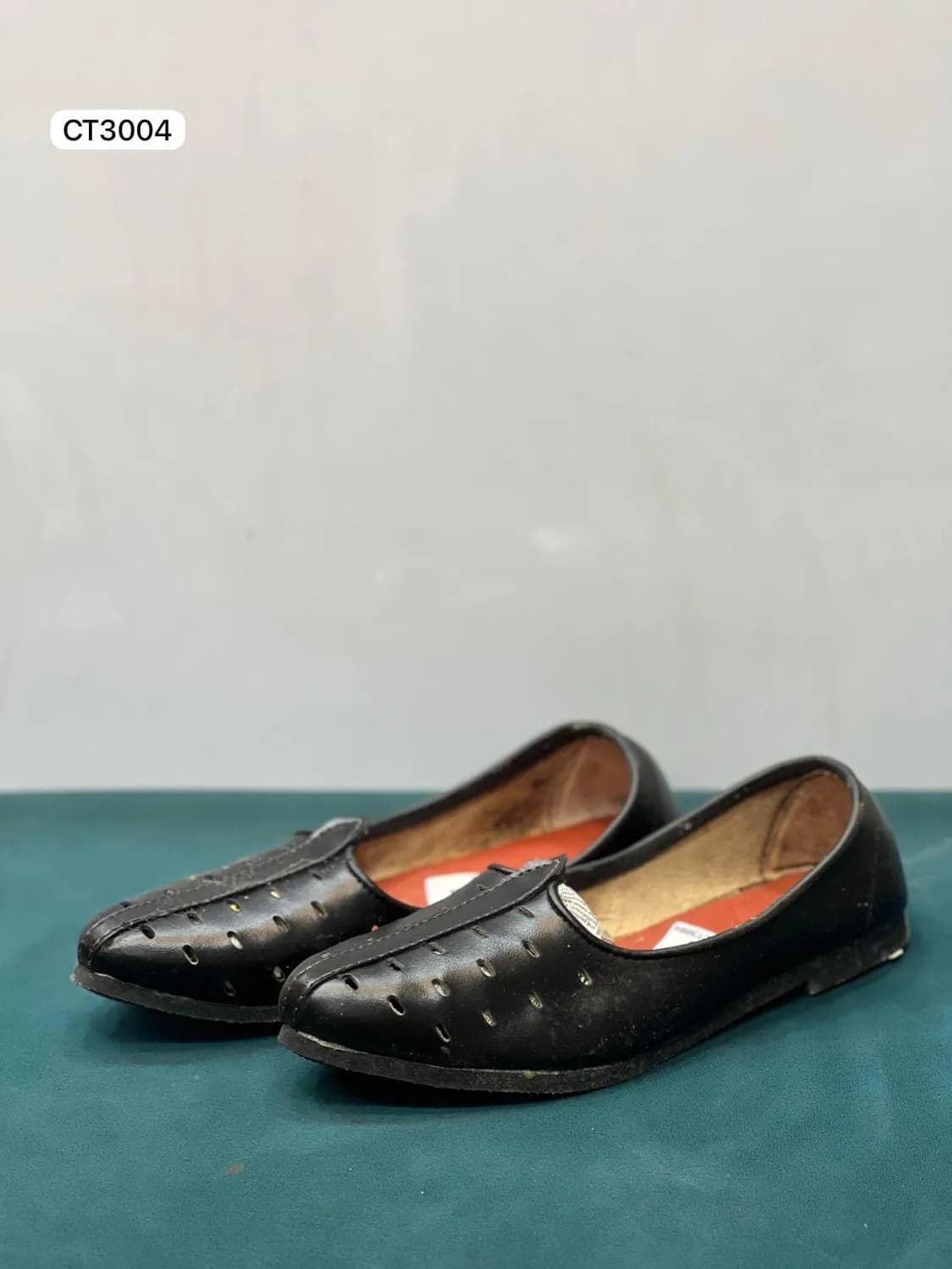 Cut-Work Slip-On in Black