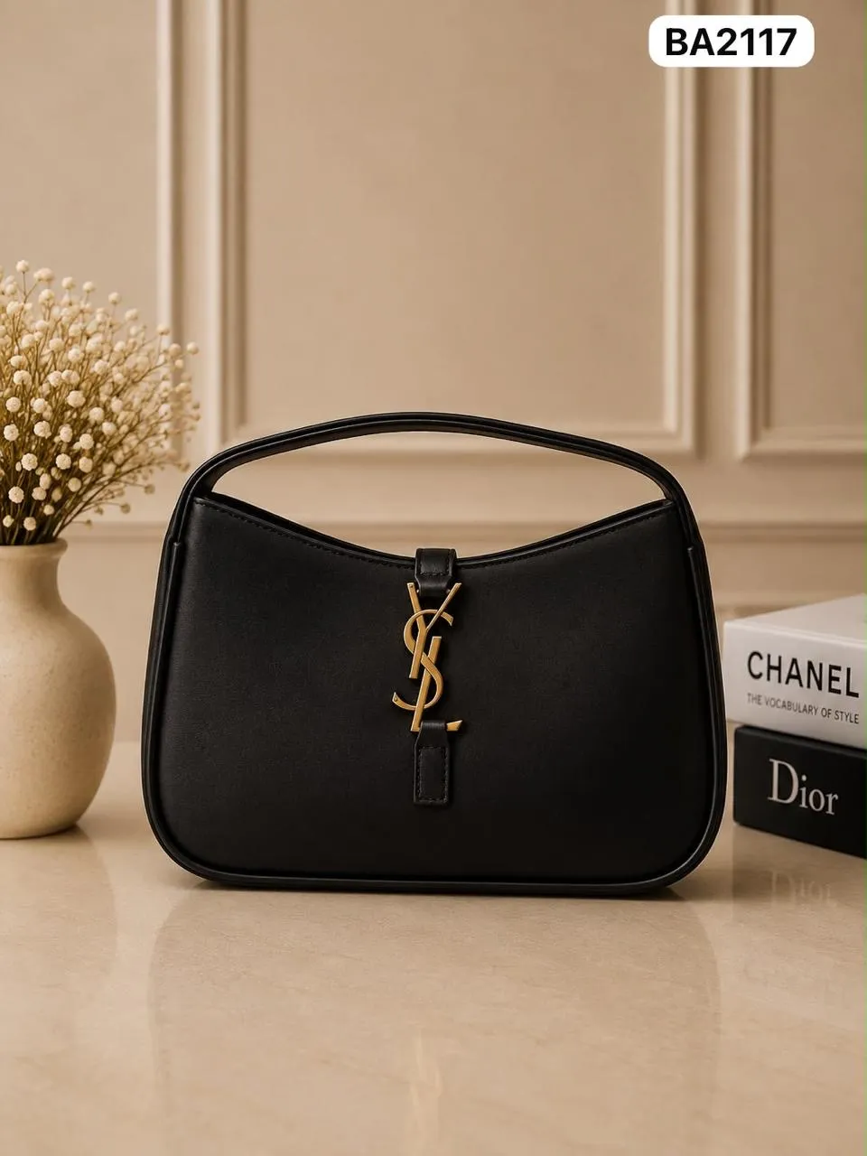 Hobo Shoulder Bag in Black
