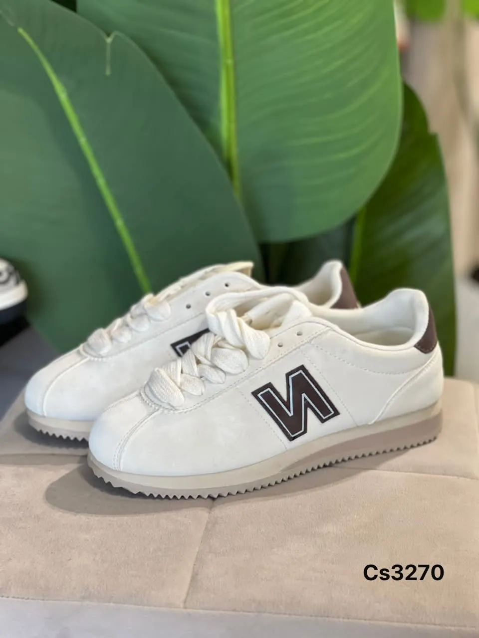 Court Classic in White & Grey