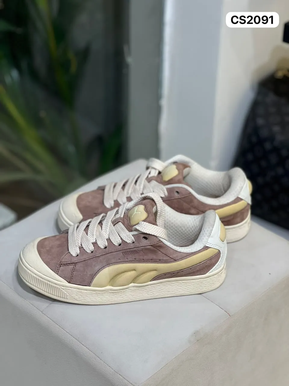 Skate Low in Mauve & Cream
